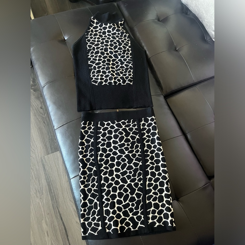 Cache top and skirt